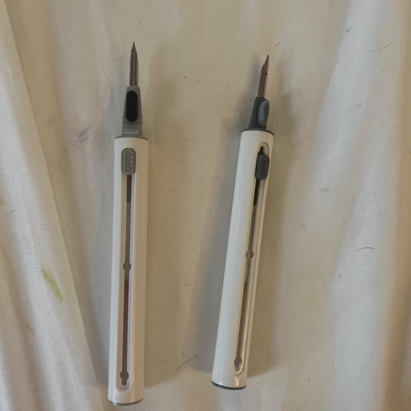 phone, computer and headphone cleaners - Picture 2 of 3